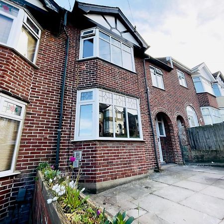 Sariyu Space Luton Otel Luton  Dış mekan fotoğraf