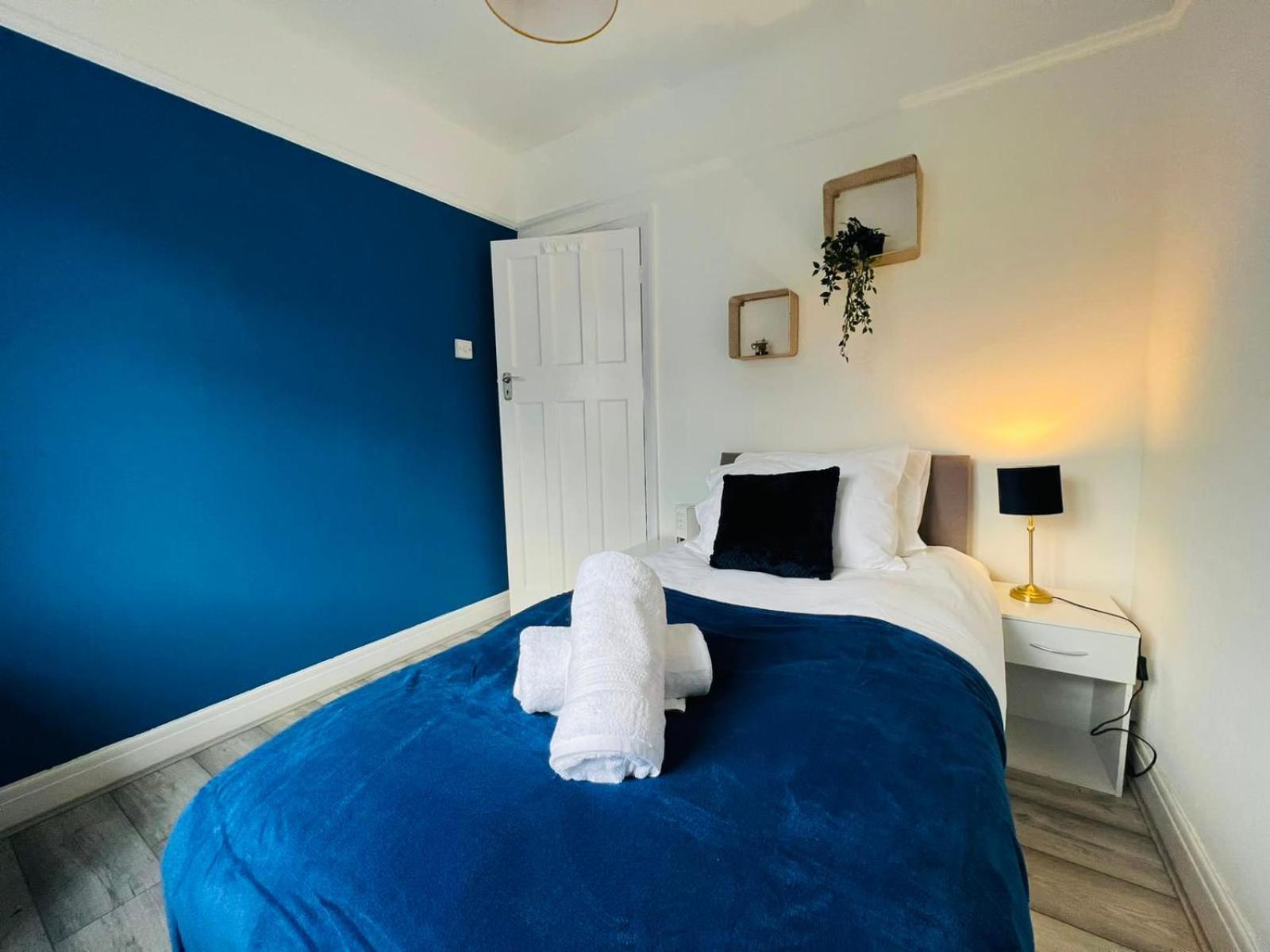 Sariyu Space Luton Otel Luton  Dış mekan fotoğraf