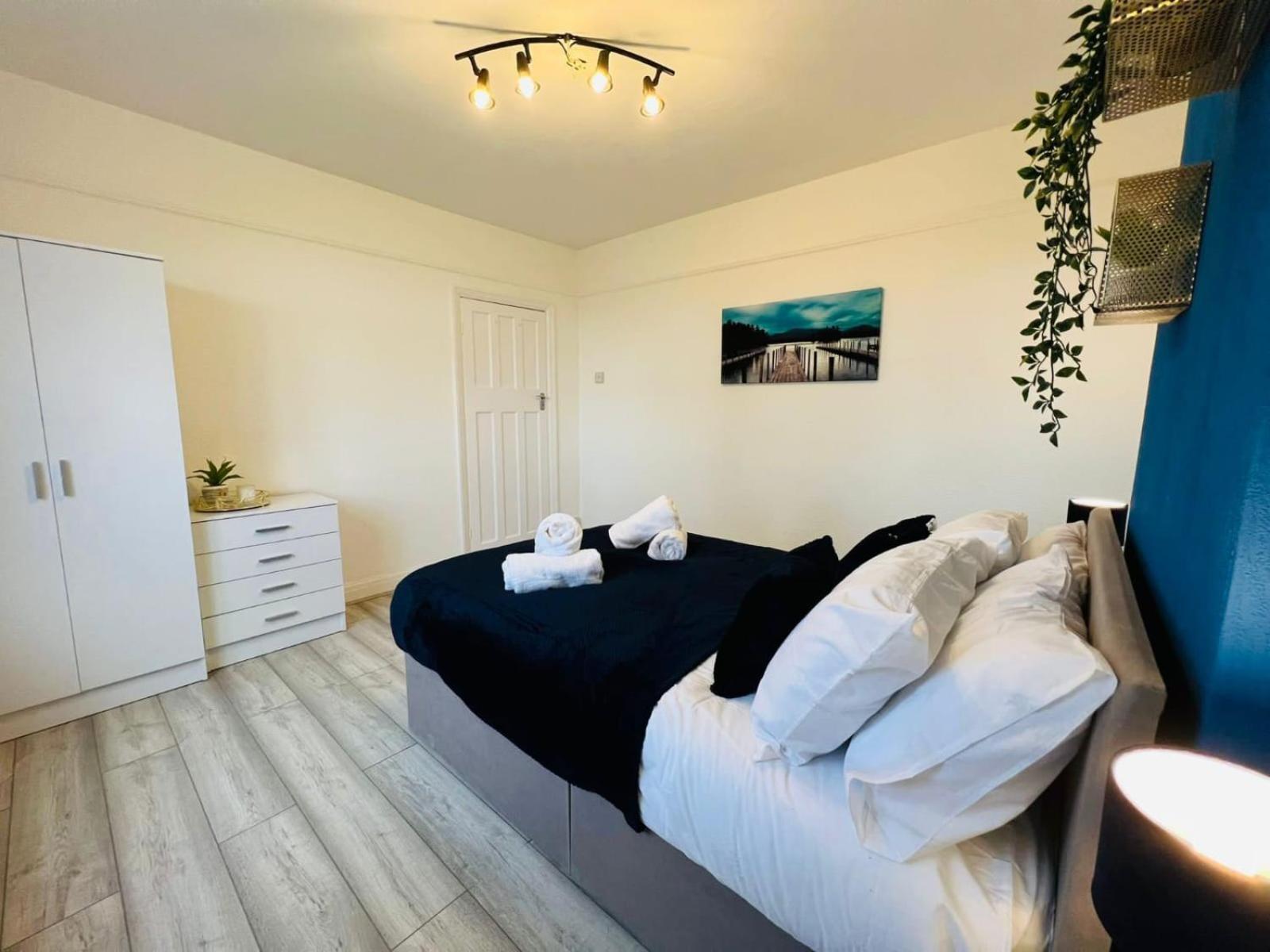 Sariyu Space Luton Otel Luton  Dış mekan fotoğraf