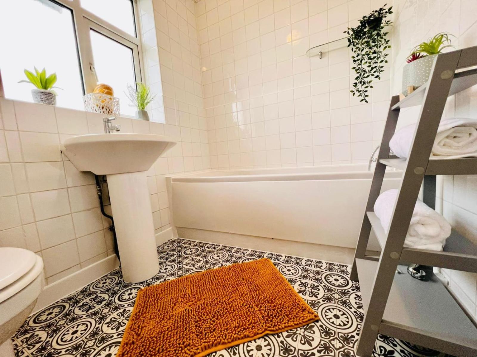 Sariyu Space Luton Otel Luton  Dış mekan fotoğraf